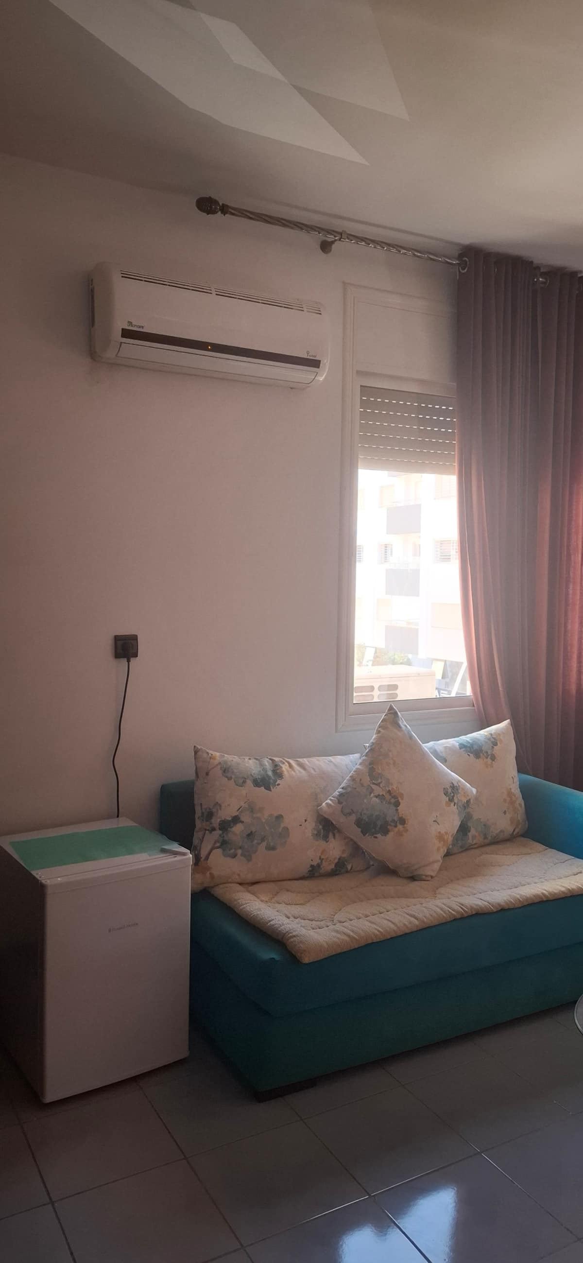 Room near the TGV station — 8