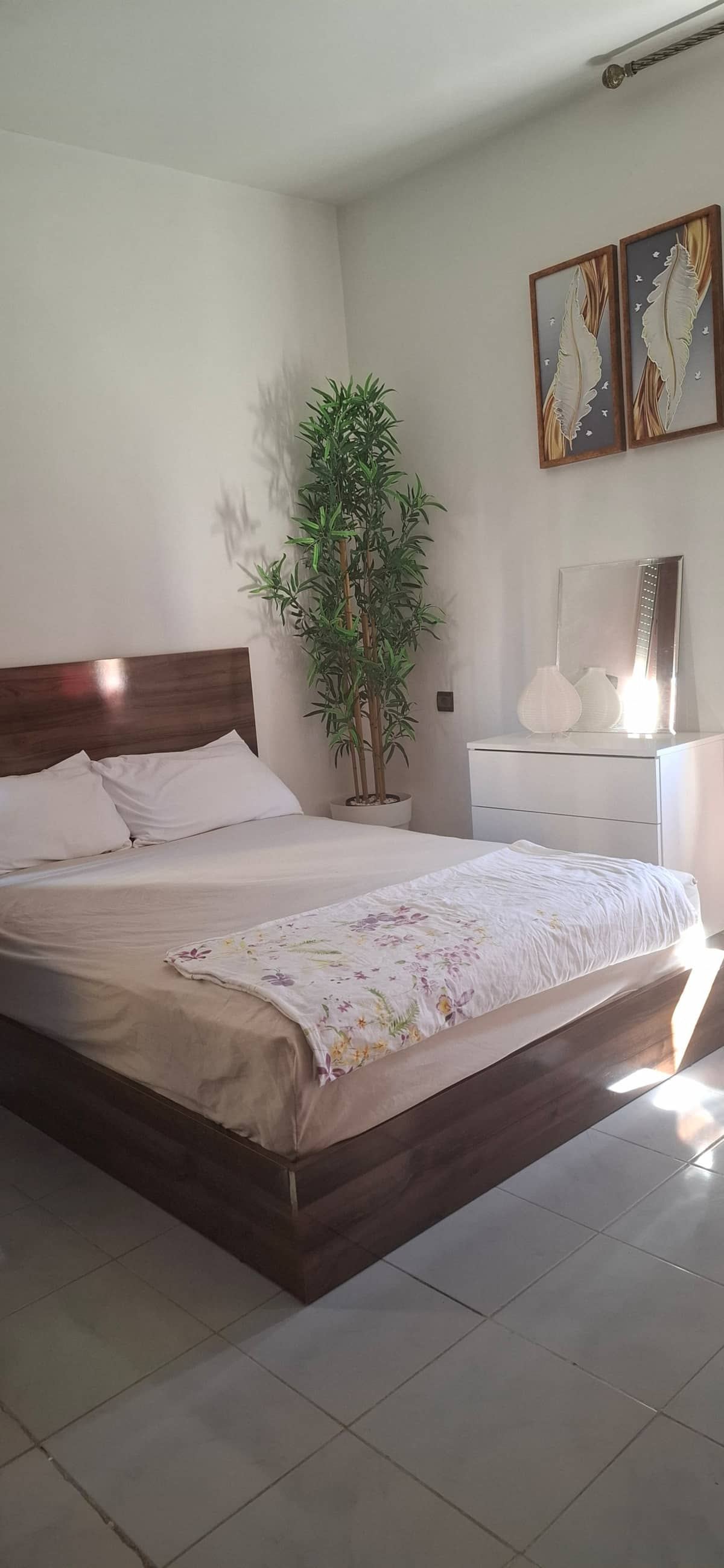 Room near the TGV station — 9